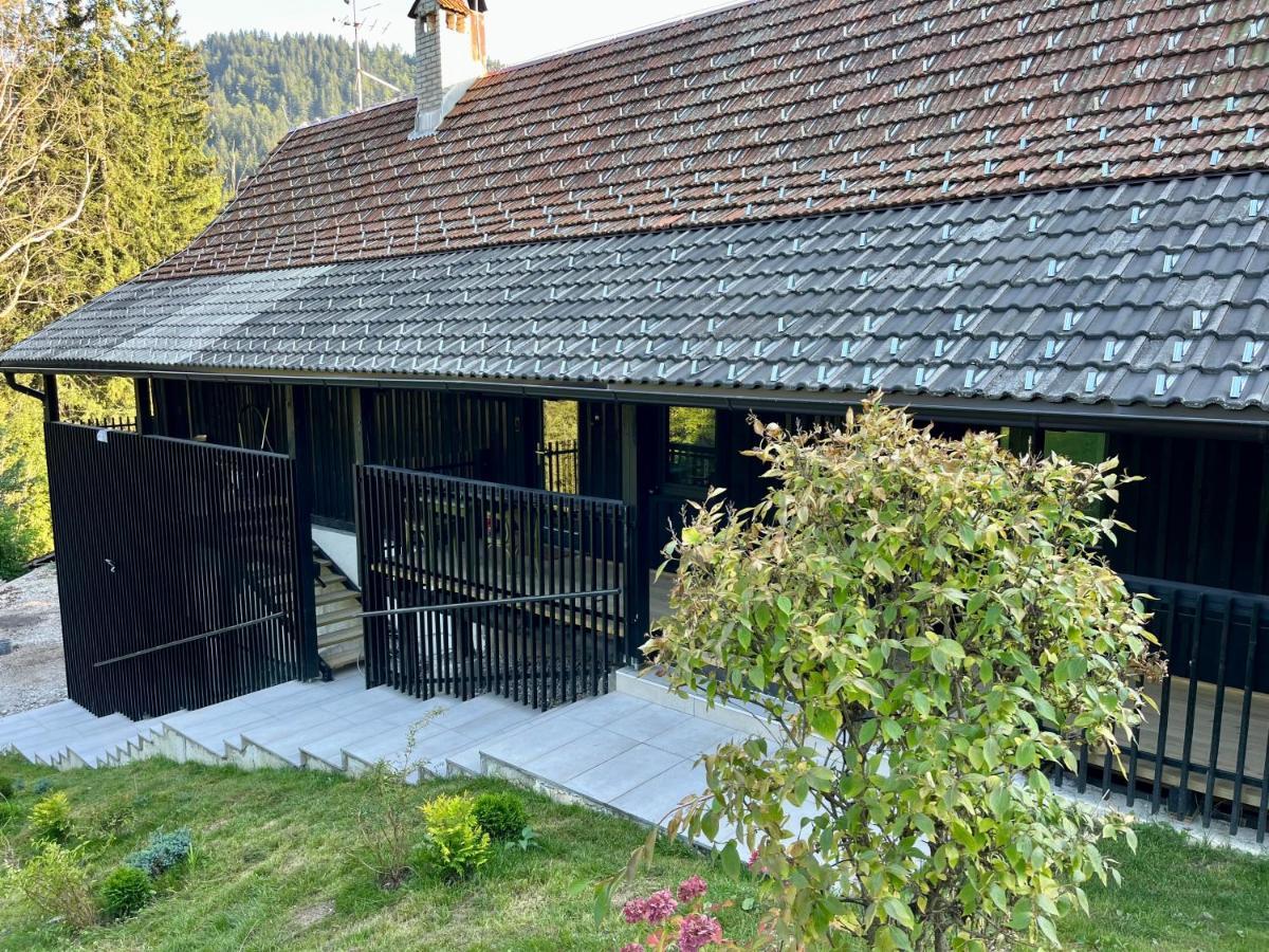 Apartments Pri Fencu Jesenice Buitenkant foto