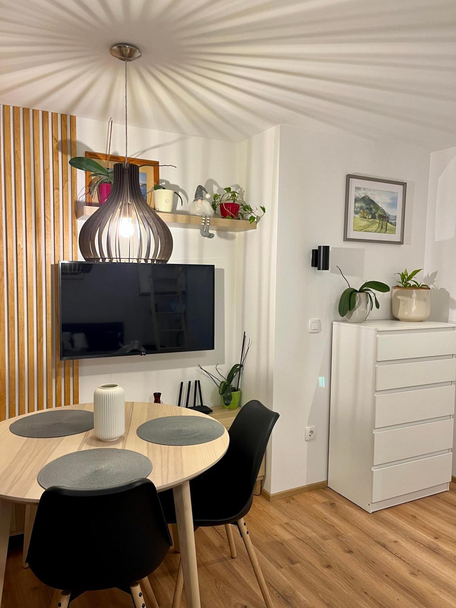 Apartments Pri Fencu Jesenice Buitenkant foto
